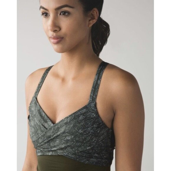 Lululemon‎ Wrap it Up Tank Top Sports Bra Jazzy White Gator  Green Size 4 - Picture 4 of 12